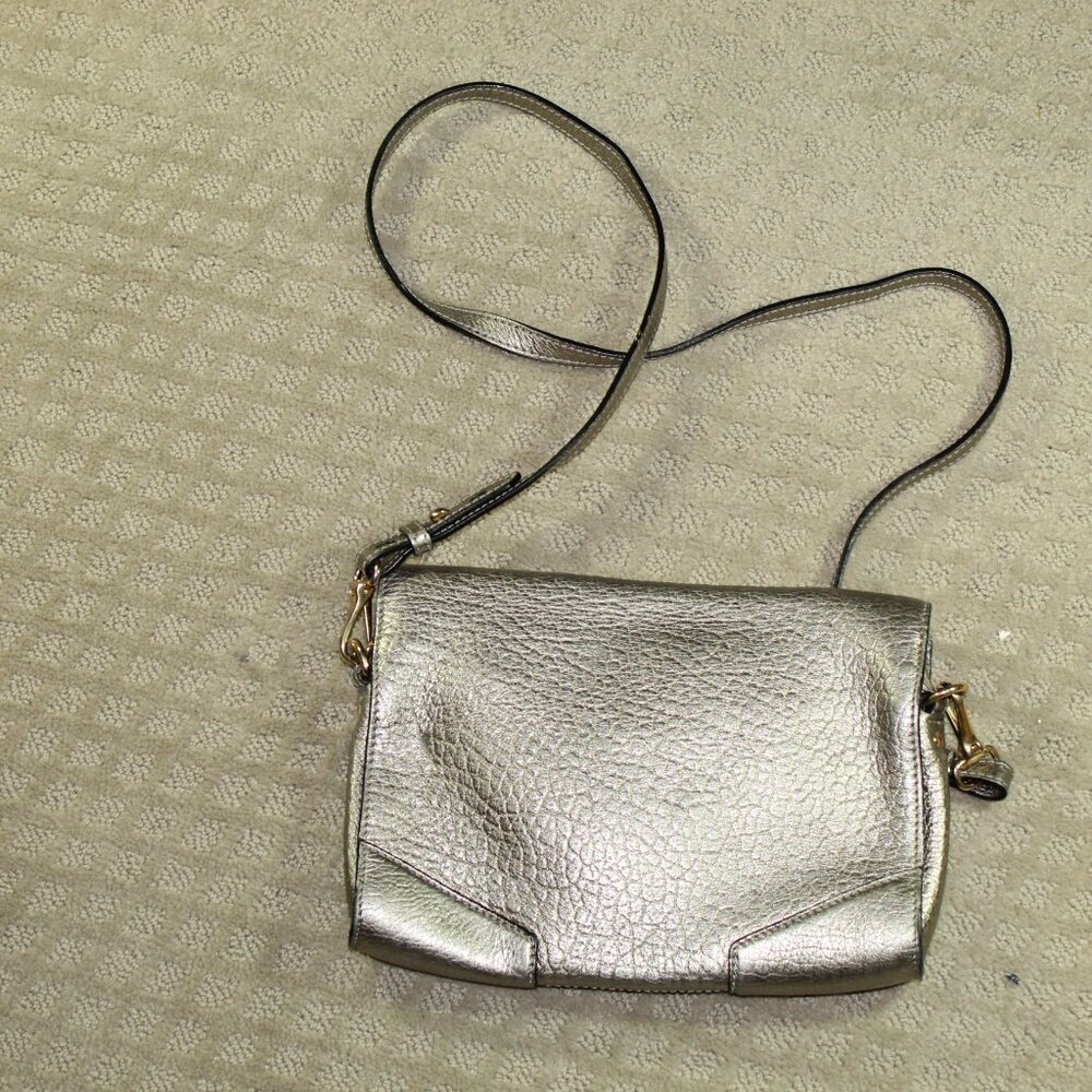Authentic Vintage Burberry 100% Calf Leather Metallic Silver Crossbody Purse - Picture 3 of 16